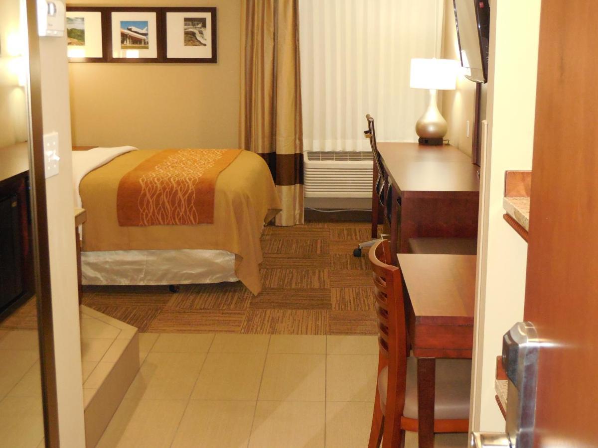 Giles Hotel Inn And Suites Pulaski Buitenkant foto