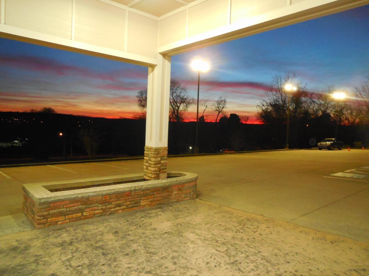 Giles Hotel Inn And Suites Pulaski Buitenkant foto