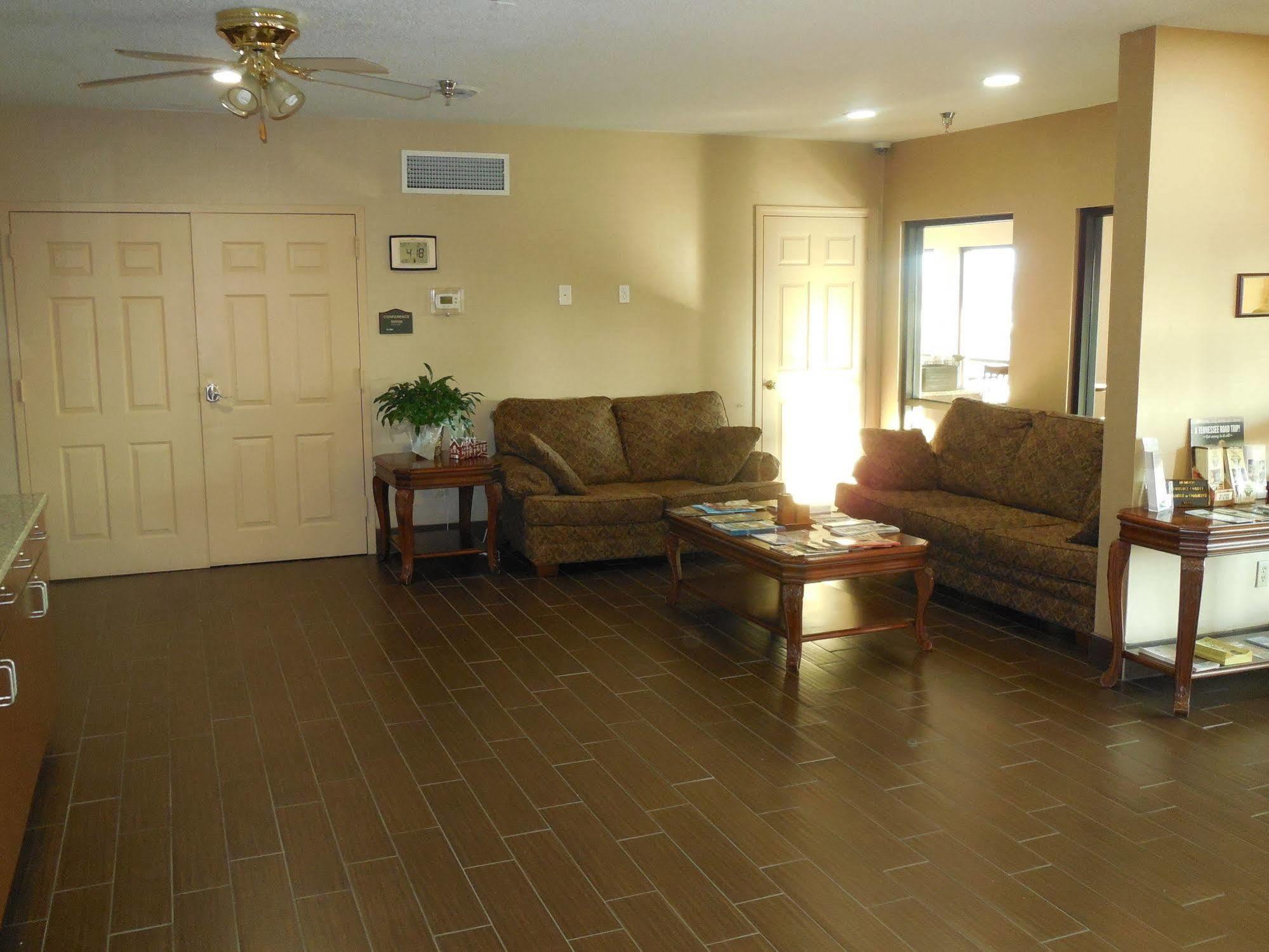Giles Hotel Inn And Suites Pulaski Buitenkant foto