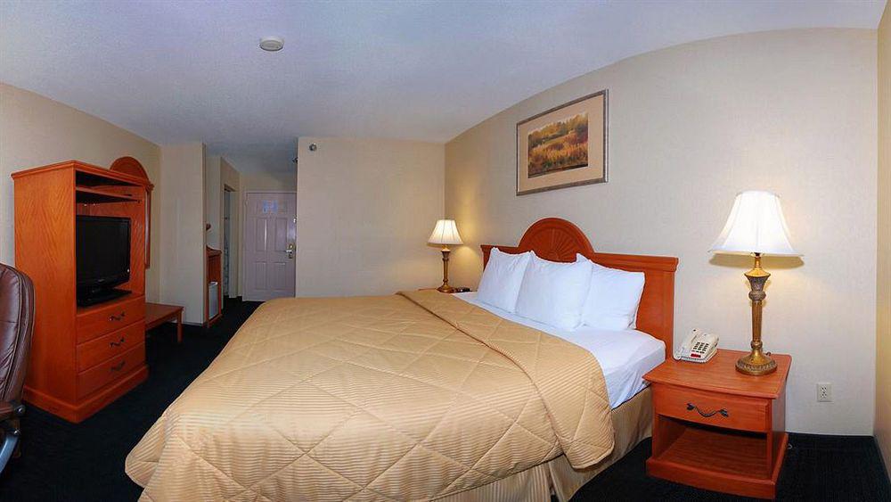 Giles Hotel Inn And Suites Pulaski Buitenkant foto